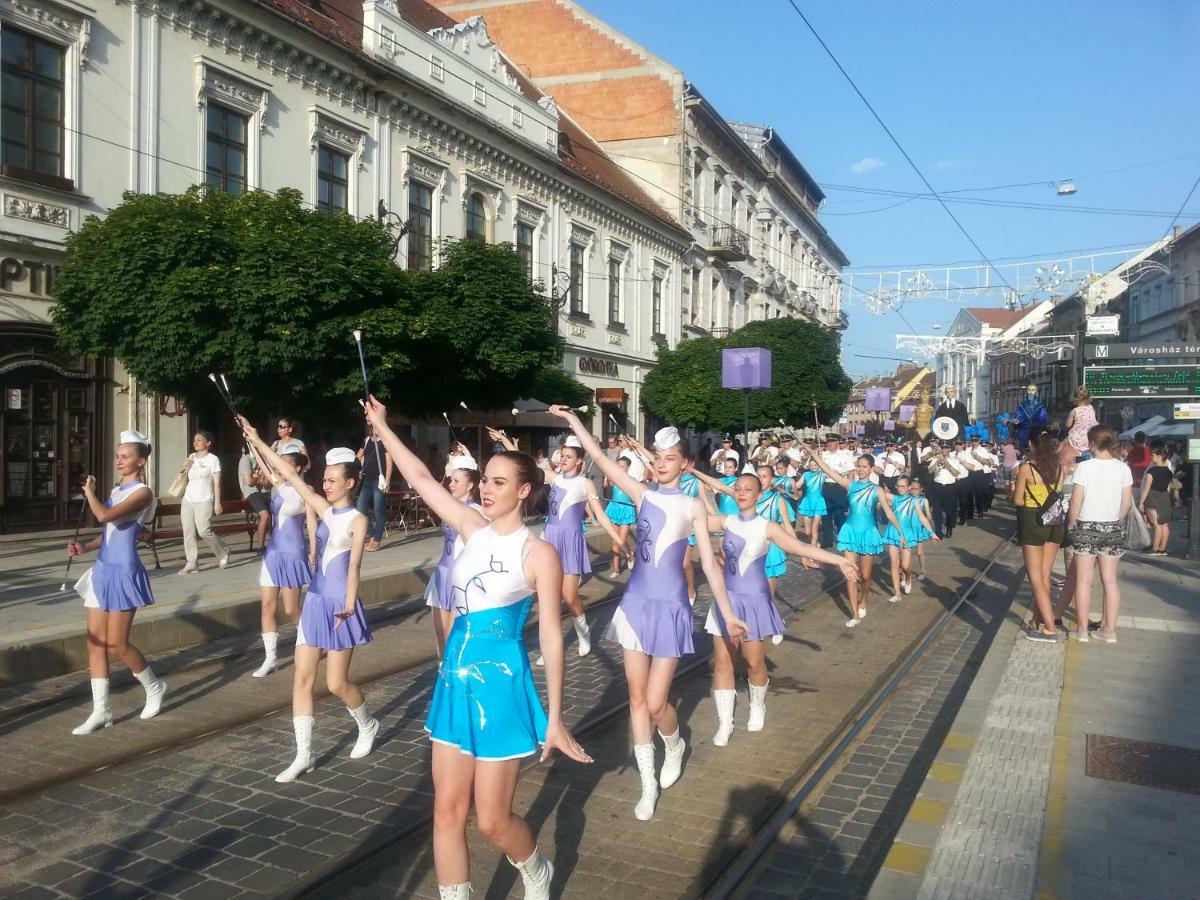 Szinva Apartman Miskolc Esterno foto